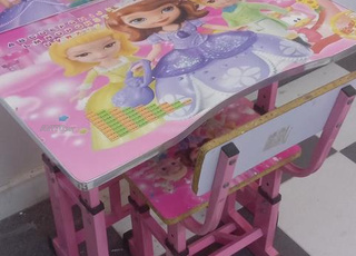 مكتب للأطفال