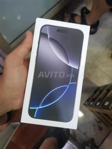 iPhone 16 pro max neuf jamais activer 256 gb 