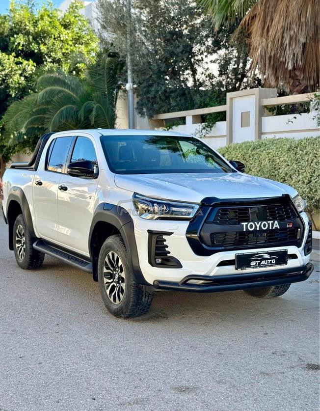 toyota hilux GR