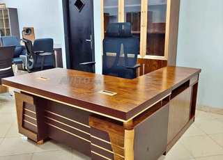 أناقة وحداثة في مكاتب الإدارة – اكتشف تشكيلتنا