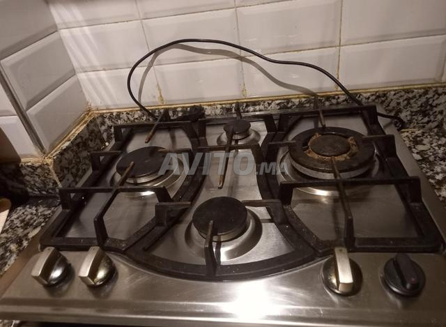 Plaque de cuisson à gaz encastré et butagaz