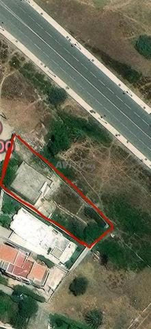  Land with Old House Just 2 Minutes from the Beach