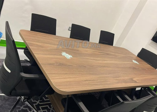 تنظيم أفضل ونتائج أرقى مع طاولات الاجتماعات