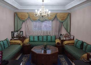 صالون كبير  مستعمل في حالة جيدة للبيع