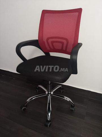 Chaise avec roulette \ chaise opérateur pratique 