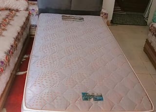 lit et matelas  à  vendre