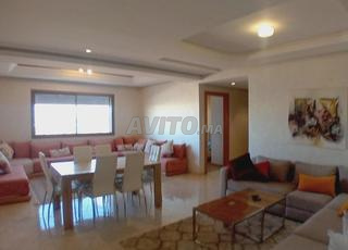 شقة فاخرة للإيجار لمدة طويلة وسط مدينة أكادير