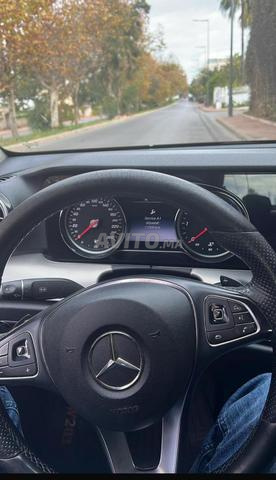 Mercedes-Benz 220 Diesel Automatique 2016 à Rabat - 2