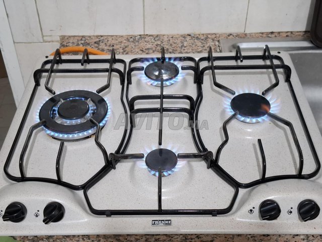 four encastrable jamais utilisé au maroc 