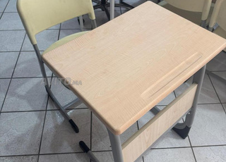 les tables scolaires d'importation