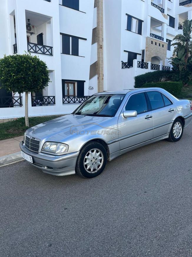 Mercedes-Benz 220 Diesel Manuelle 1999 à Martil