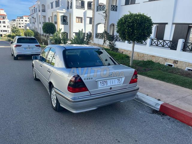 Mercedes-Benz 220 Diesel Manuelle 1999 à Martil - 2