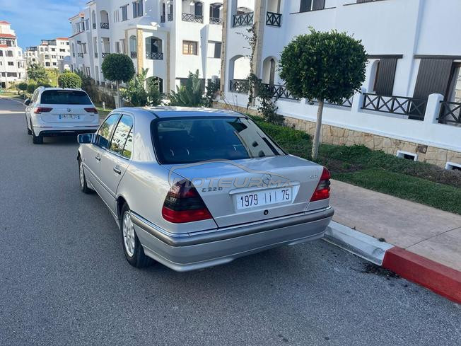 Mercedes-Benz 220 Diesel Manuelle 1999 à Martil