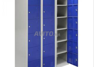 Rangement métallique avec toit incliné dispo @^\ 