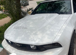 Ford Mustang Essence Automatique 2010 à Bouskoura