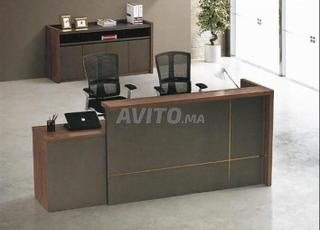 🏢 Comptoir de réception et bureau d'accueil