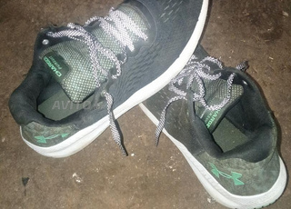 حذاء رجالي رياضي نقي و جديد