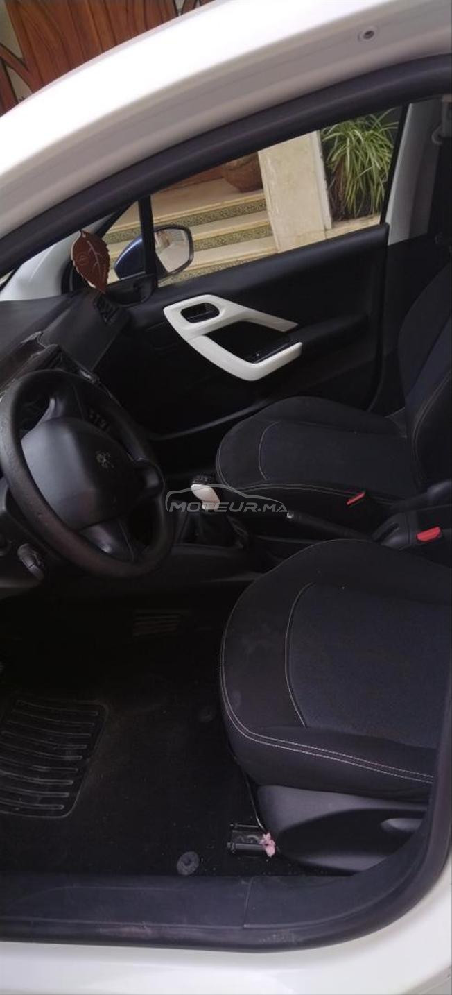 Peugeot 208 Essence Manuelle 2018 à Fès