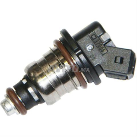 vends pièces détachées de bateaux tous type