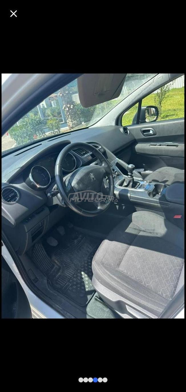  à vendre une voiture très très bon etat à fes