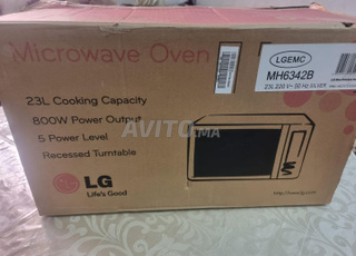 Micro-ondes LG MH6342B - 23L | 800W | Gril & Combi