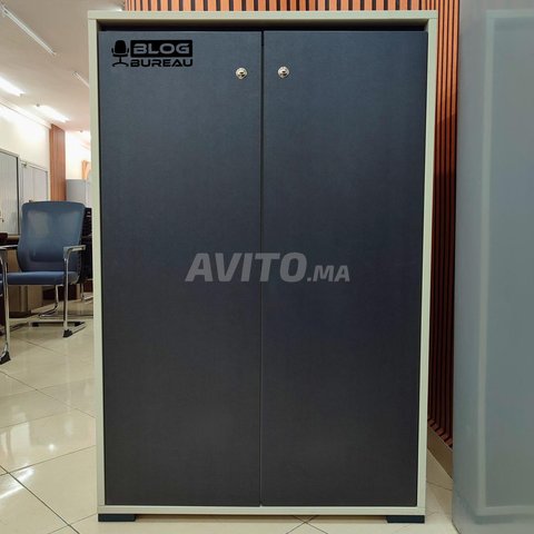 Armoire de bureau à portes battantes – Élégance