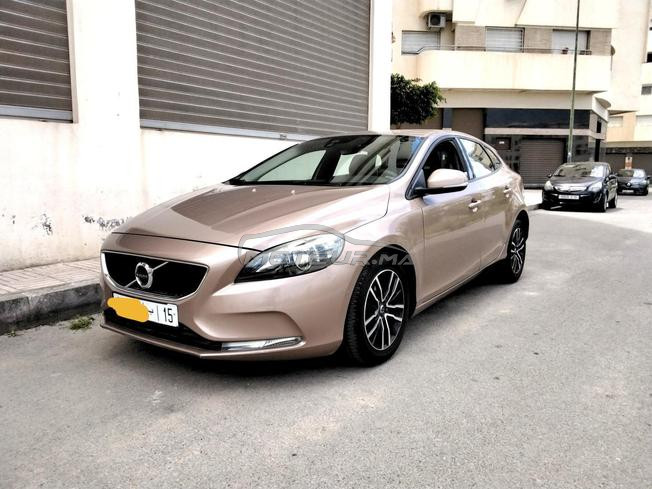 Volvo V40 Neuve 1ere main 2017 carnet d’entretien 
