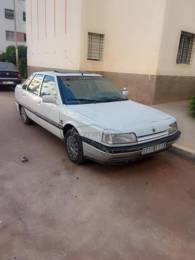 سيارة Renault R21 