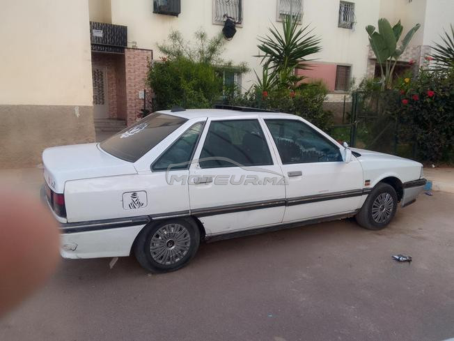 سيارة Renault R21 