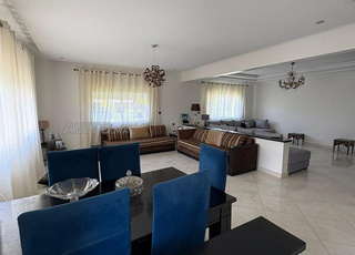 Etage Villa à Louer 