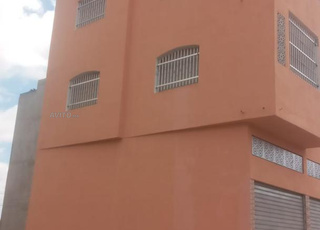 منزل تجاري بواجهتين للبيع