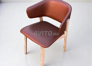 كرسي فولفغانغ بتصميم لوكا نيكيتو من الجلد