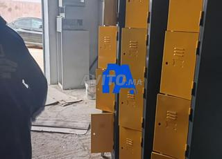 Vestiaire métallique / خزانة معدنية