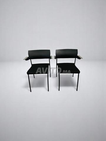 Lot 2 chaises visiteur kinnarps noir en tissus