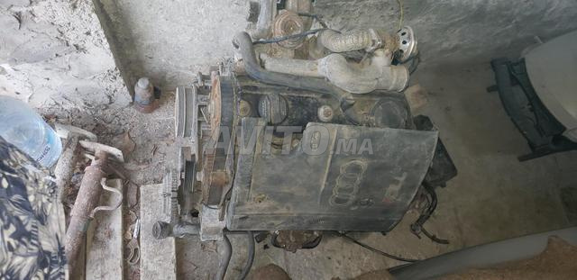 moteur complet Audi A6 4cylindres  - 2