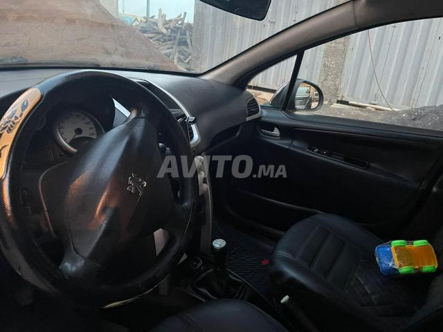 Peugeot 207 Diesel Manuelle 2006 à Bouskoura - 2