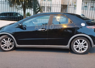 Honda Civic Essence Automatique 2010 à Rabat