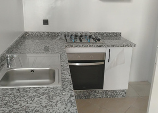 studio vide à Belvédère 