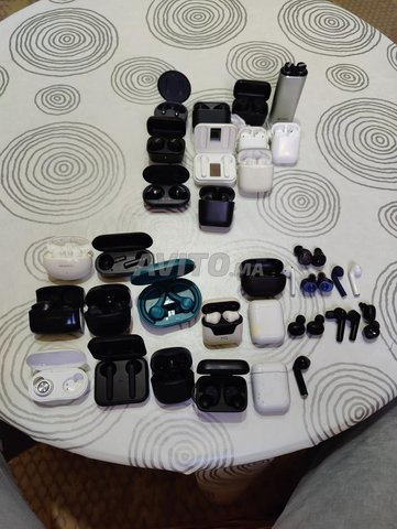 earbuds للمزيد من التفاصيل راسلني عبر الواتساب 