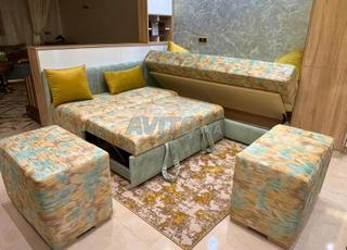Canapé Convertible et Poufs