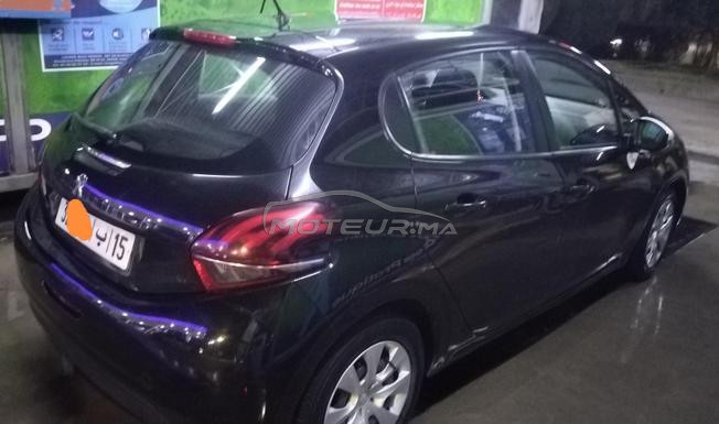 Peugeot 208 Essence Manuelle 2018 à Fès