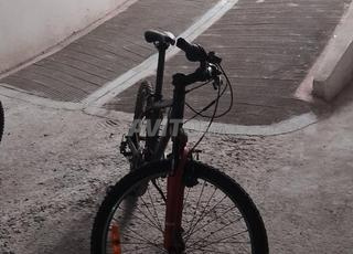 دراجة من نوع Rockrider 