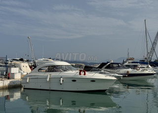 Bateau Bavaria très bon état 