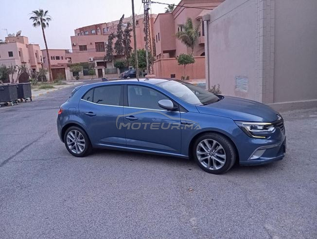 je met en vente une Mégane 4 très bonne etat