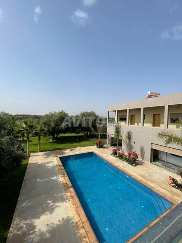 VİLLA MODERNE A VENDRE À MARRAKECH ROUTE DE FÈS 