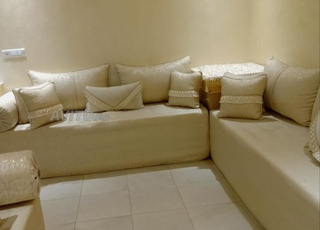 صالون للبيع 