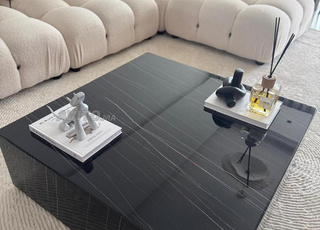 Table basse en marbre noir 
