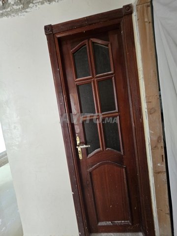 6 portes en bois de qualité avec poignées