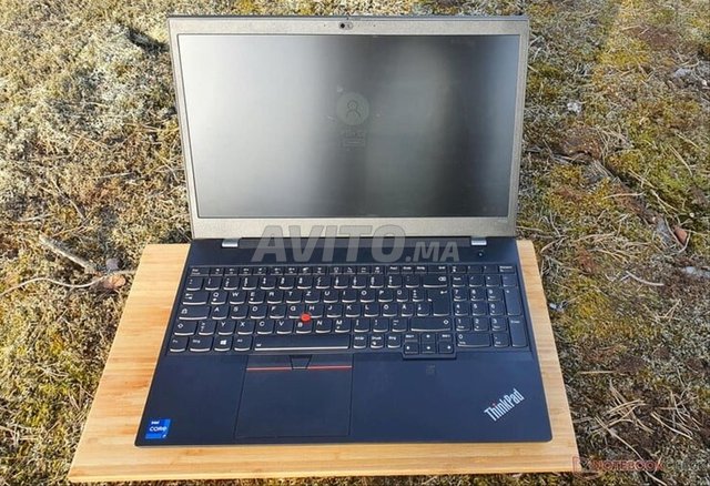 Workstation Thinkpad P15v GEN2 i7 11TH NVIDIA T600