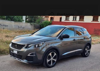 chauffeur avec voiture